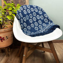 Load image into Gallery viewer, Chhota Flower Design Handmade Indigo Throw